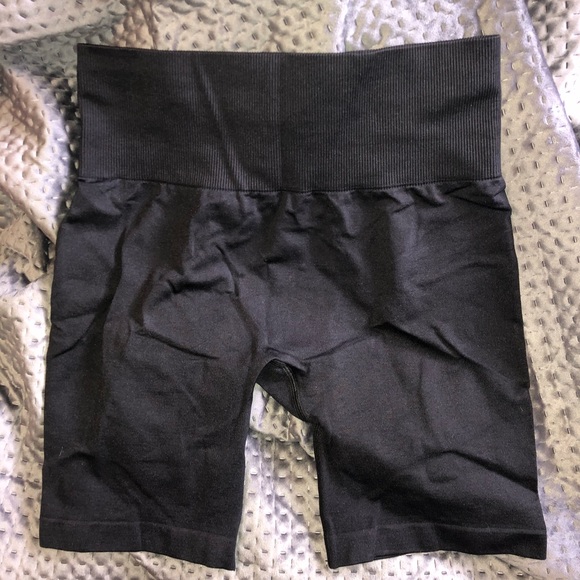 tna atmosphere 7” shorts - Picture 2 of 2